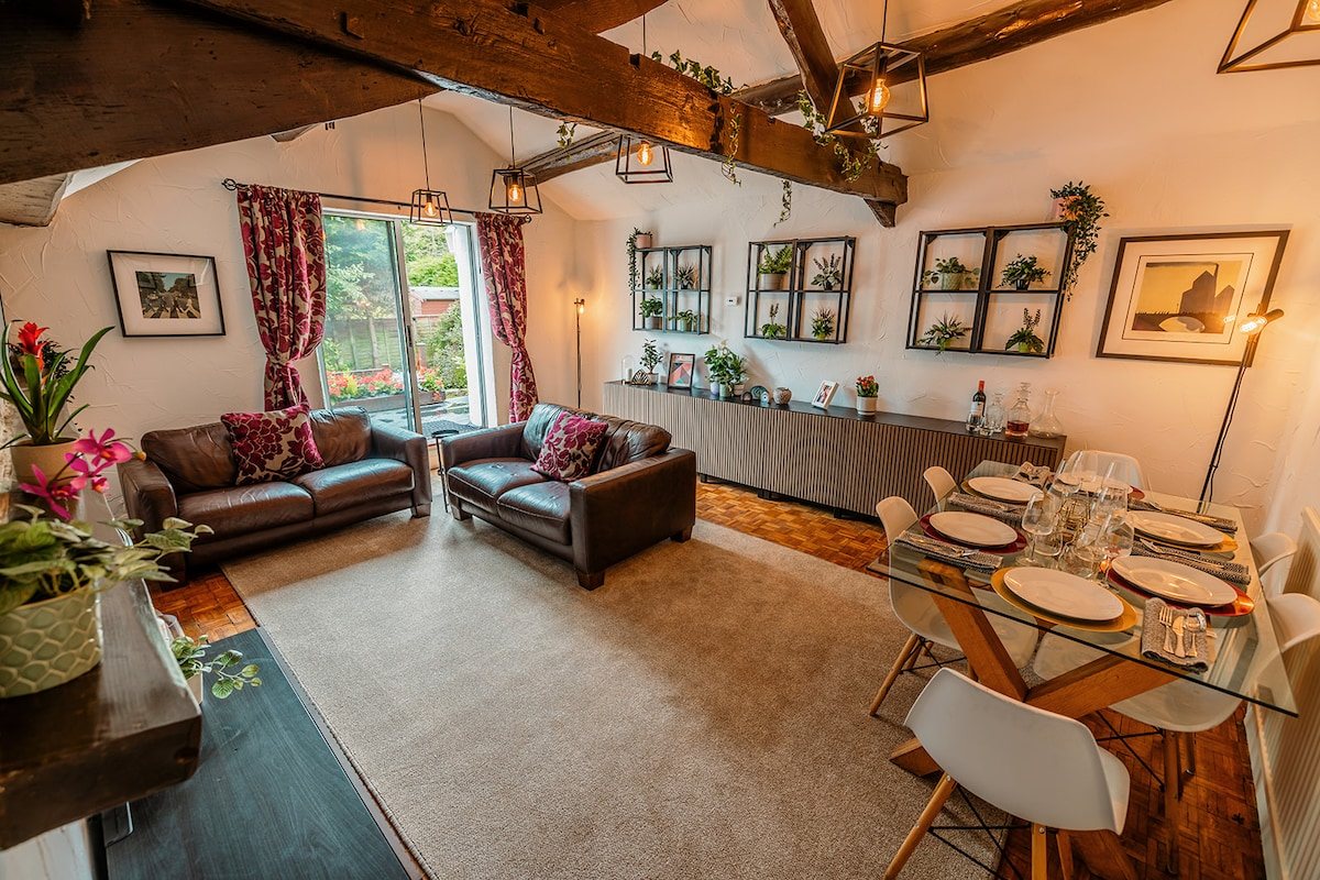 Living space at Peveril Bakery Loft in Castleton